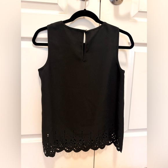 BNWT Banana Republic tank blouse with laser cut-outs. Size XS - Picture 2 of 3